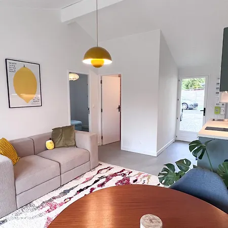 Holiday home Charmante Maison Avec Jardin Angresse