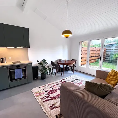 Holiday home Charmante Maison Avec Jardin *